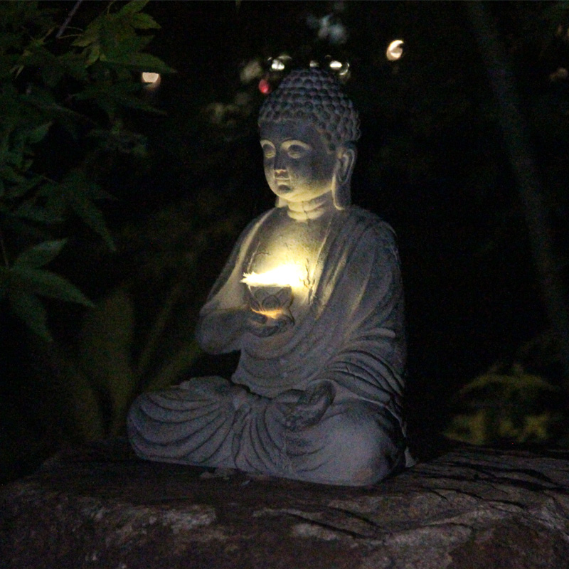 Statua di Buddha solare in res - Home Decor Quirky recensione e prezzo
